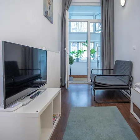 Center I 24h Self-check-in Apartman *