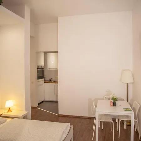 Center I 24h Self-check-in *